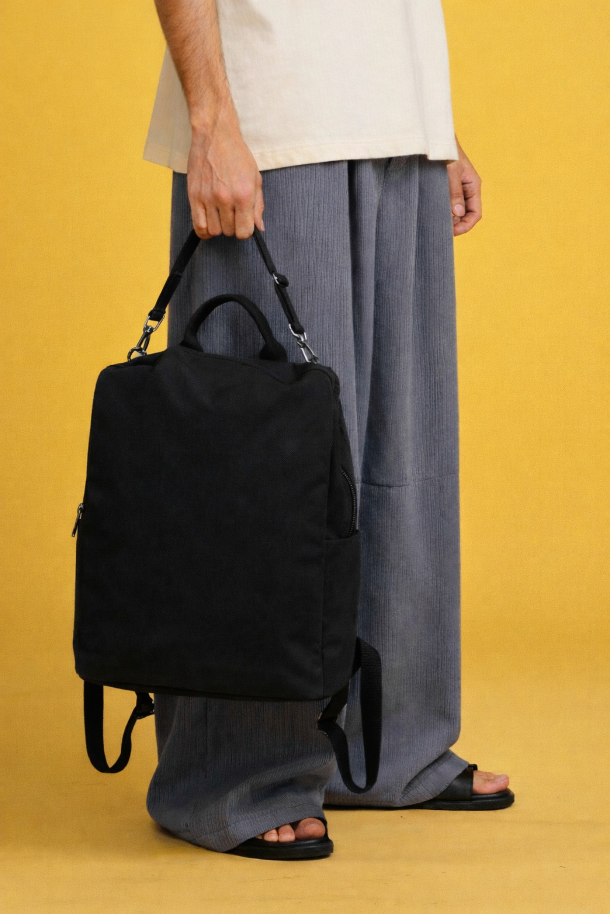 THE REVELLER BACKPACK (BLACK)