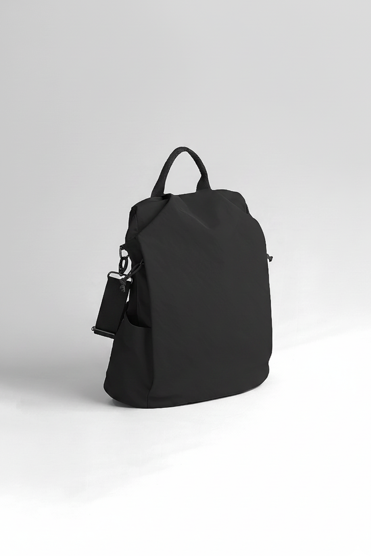 THE REVELLER BACKPACK (BLACK)