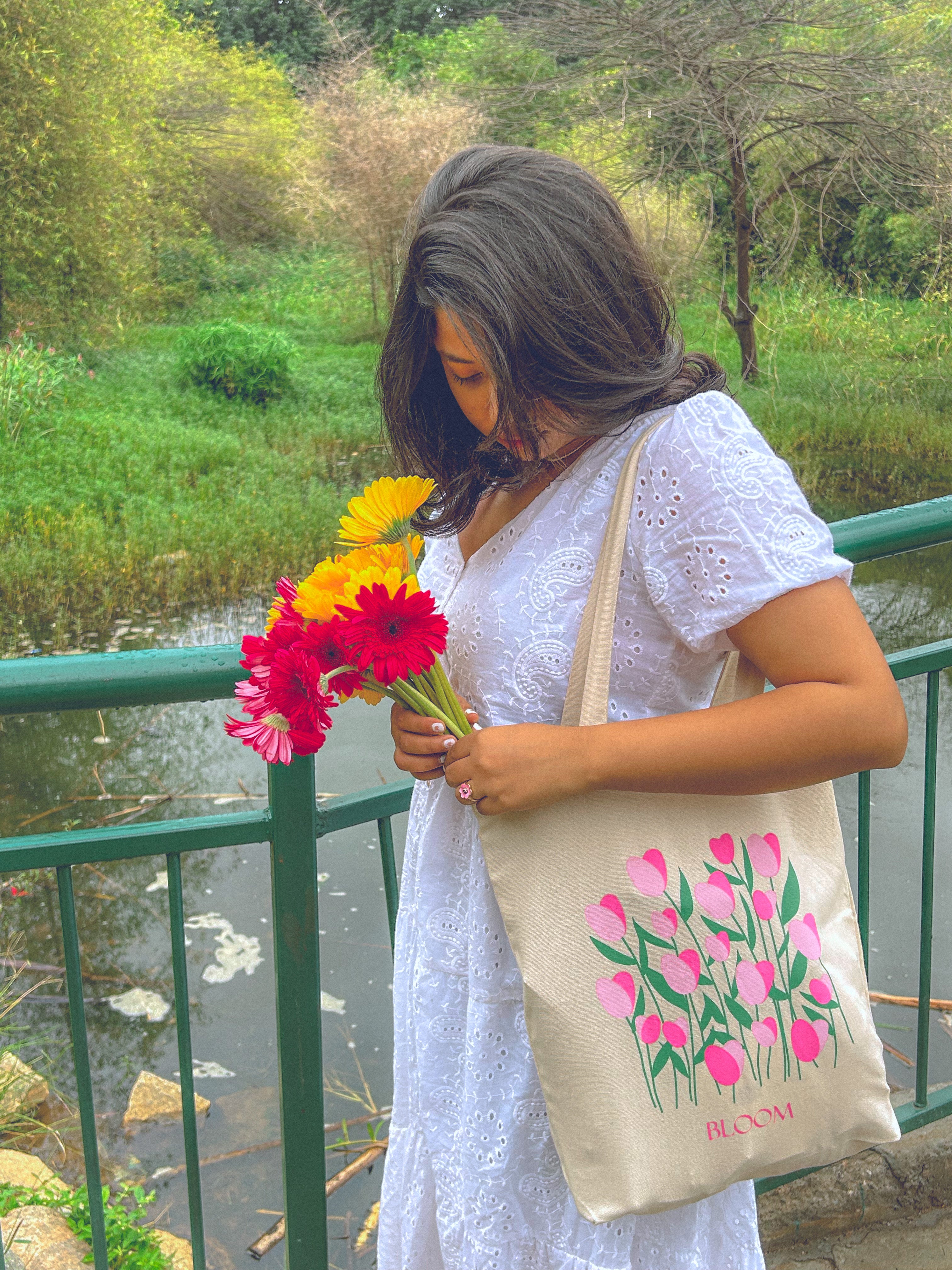 Zipper Tote Bag - Tulips