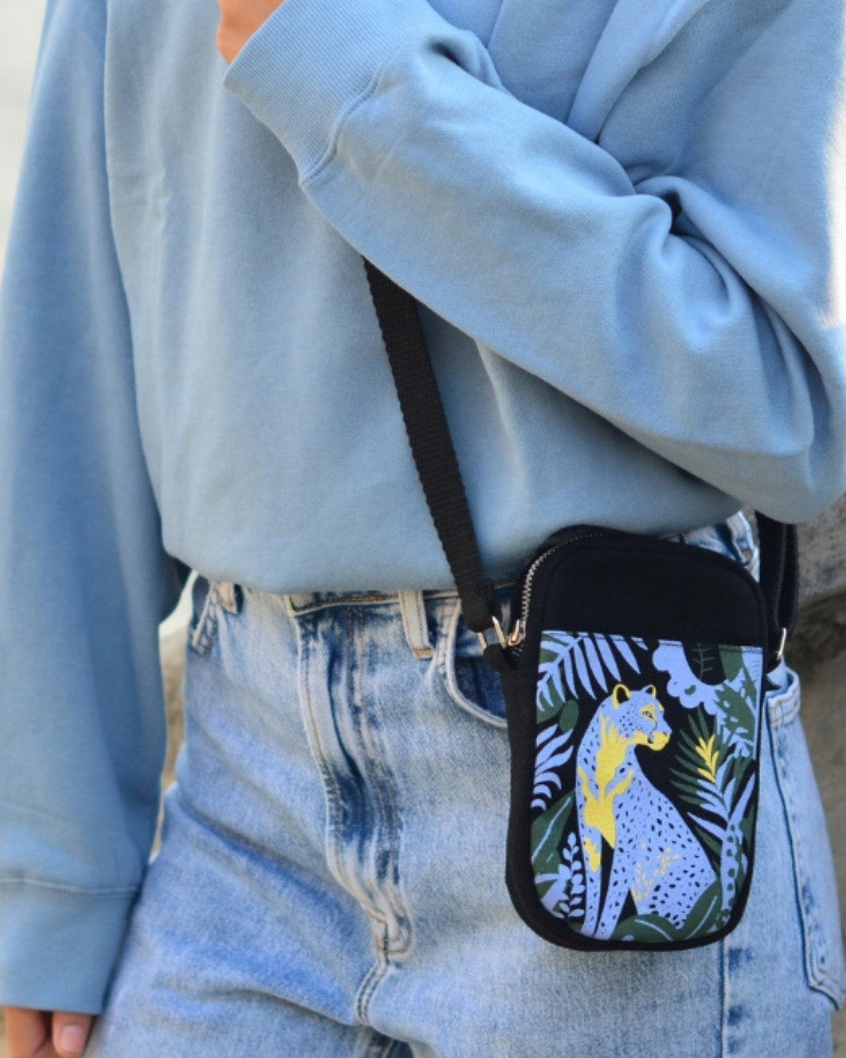 jungle safari wildlife print phone bag crossbody