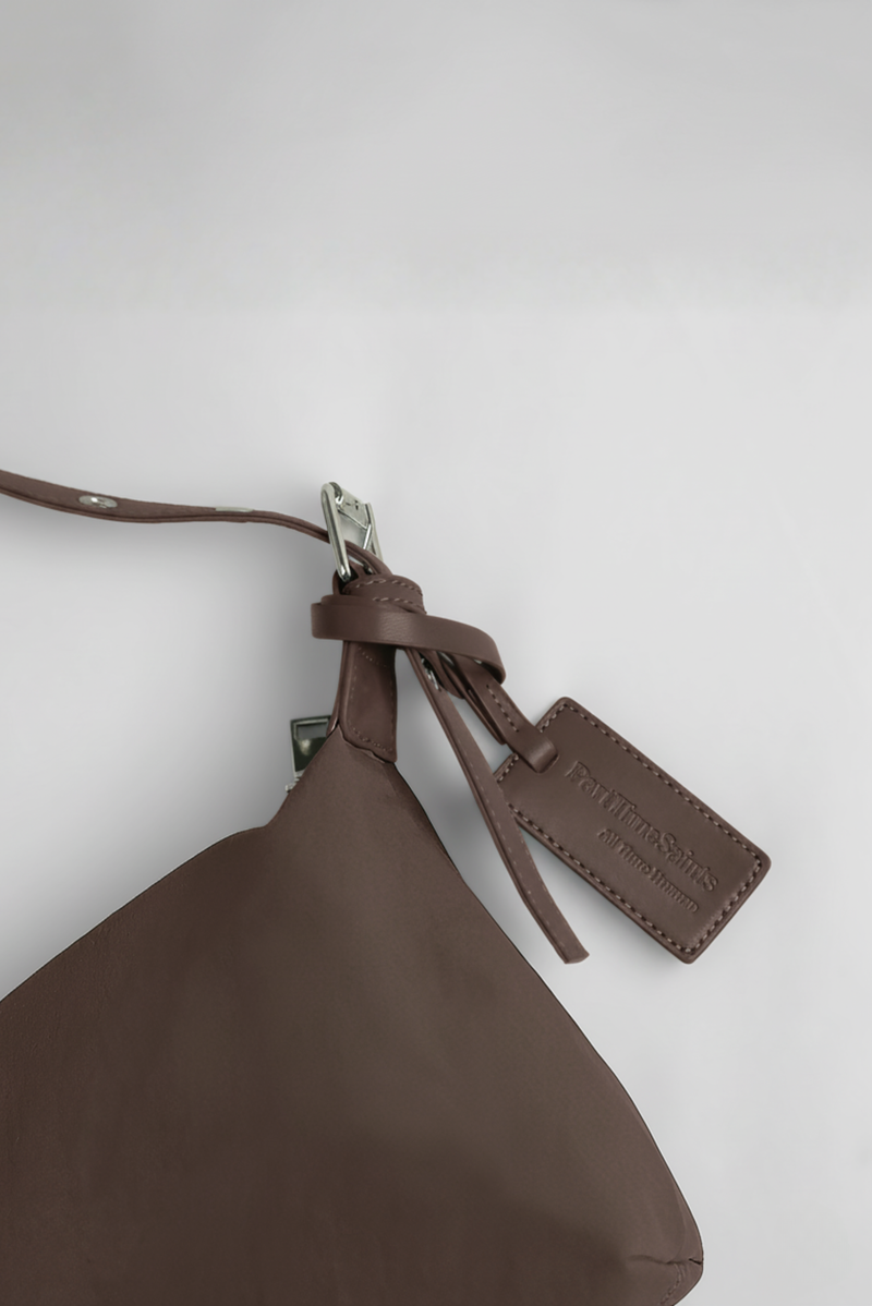 THE DEMI CROSSBODY BAG (BROWN)