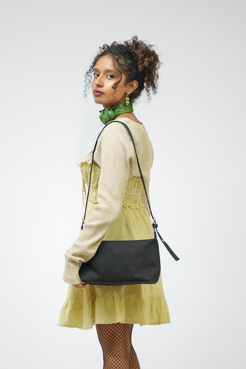 THE DEMI CROSSBODY BAG (BLACK)