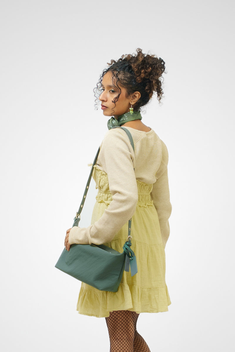 THE DEMI CROSSBODY BAG (GREEN)