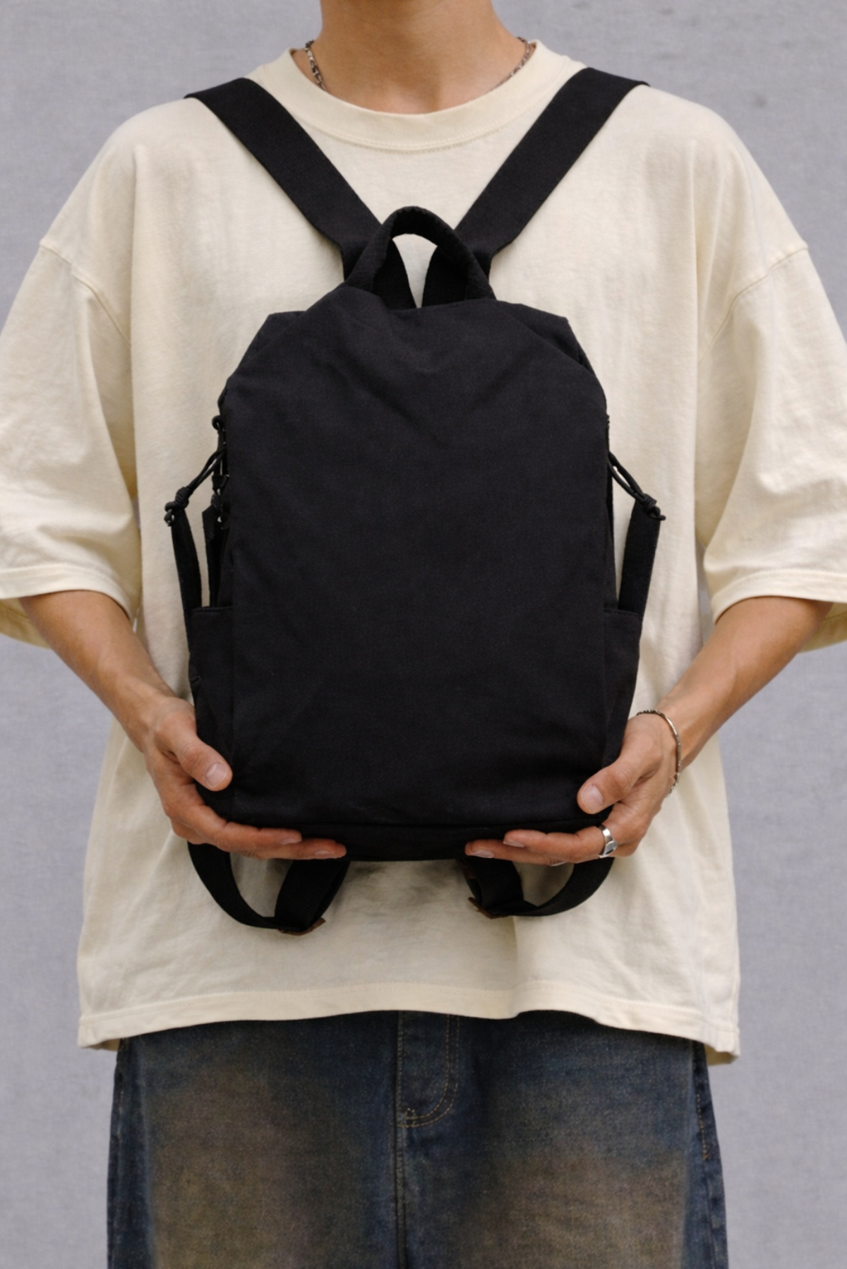 THE REVELLER BACKPACK (BLACK)