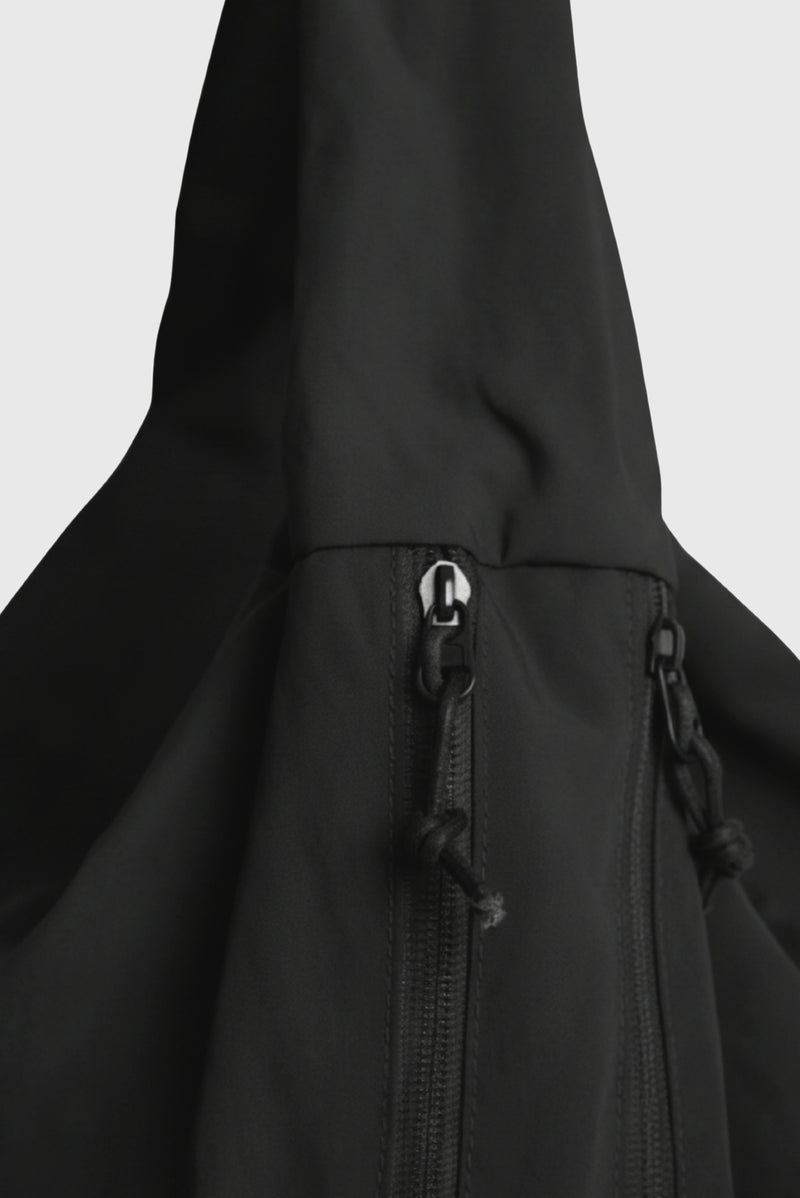 THE CINCO MULTI-POCKET TOTE BAG (BLACK)