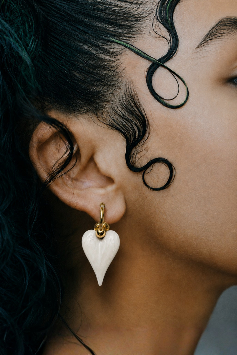 mora earring