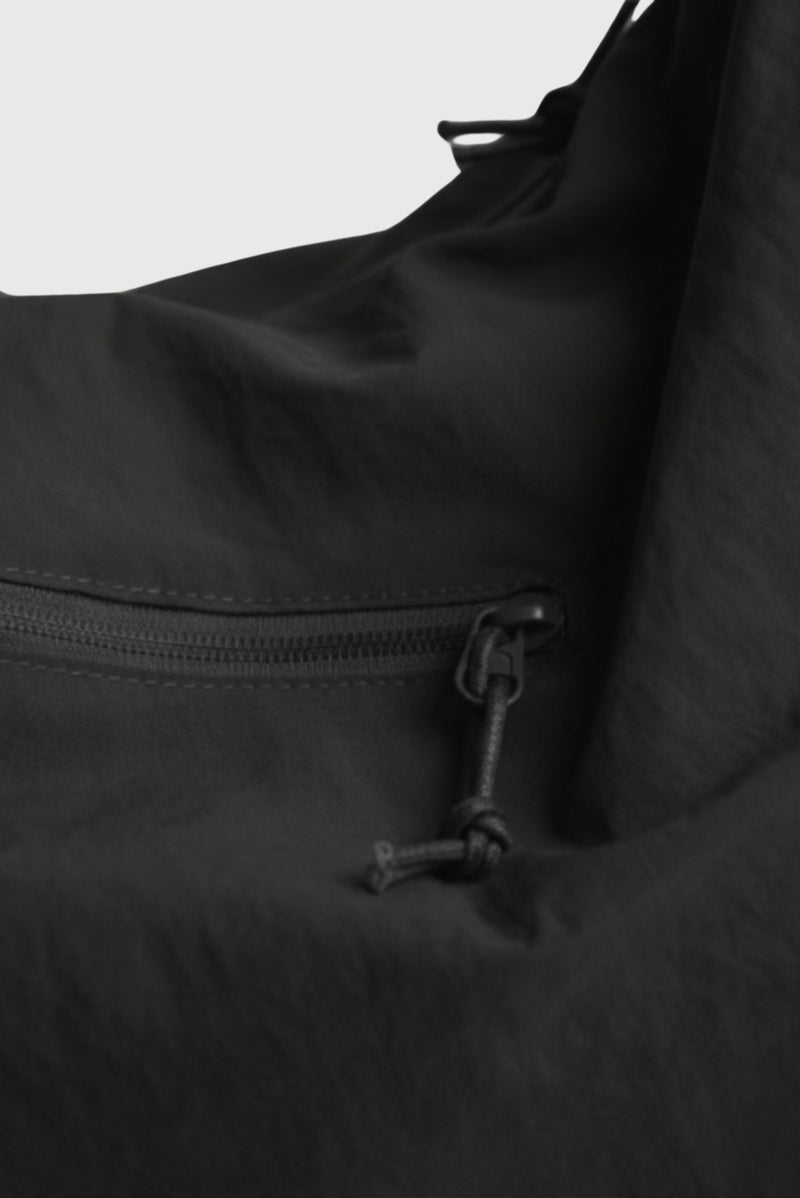 THE CINCO MULTI-POCKET TOTE BAG (BLACK)