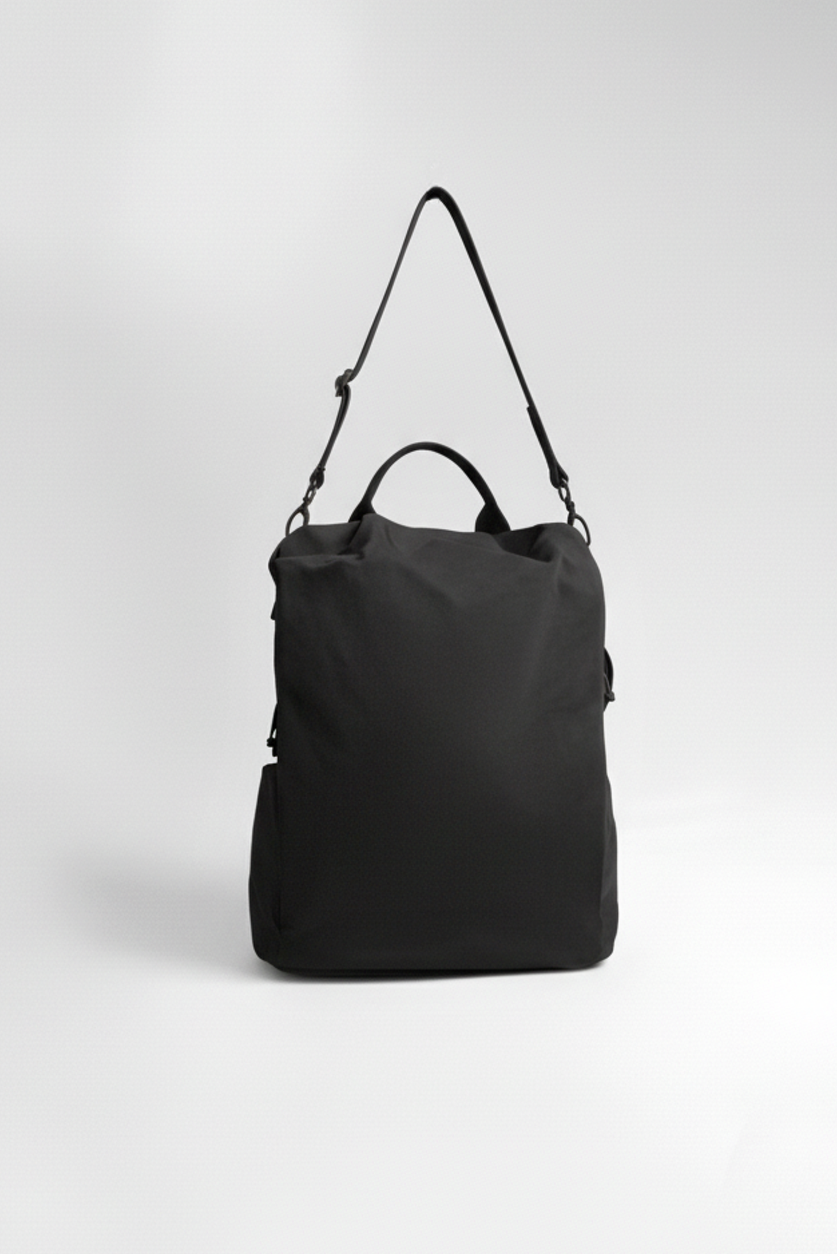 THE REVELLER BACKPACK (BLACK)