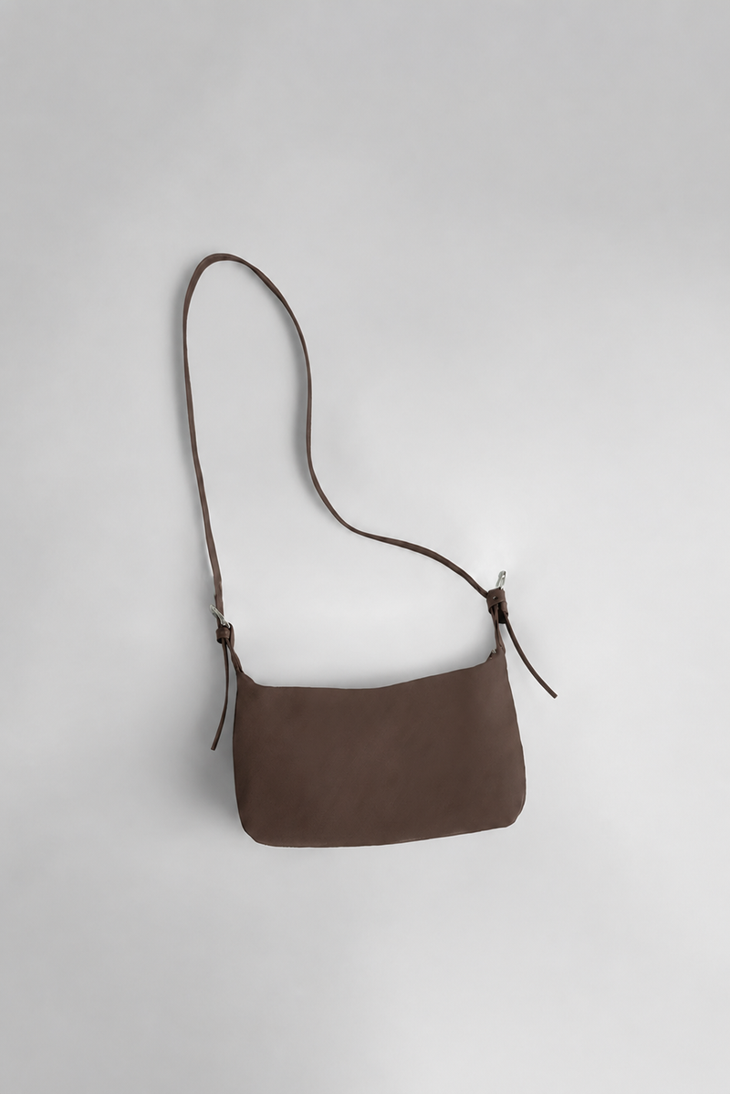 THE DEMI CROSSBODY BAG (BROWN)