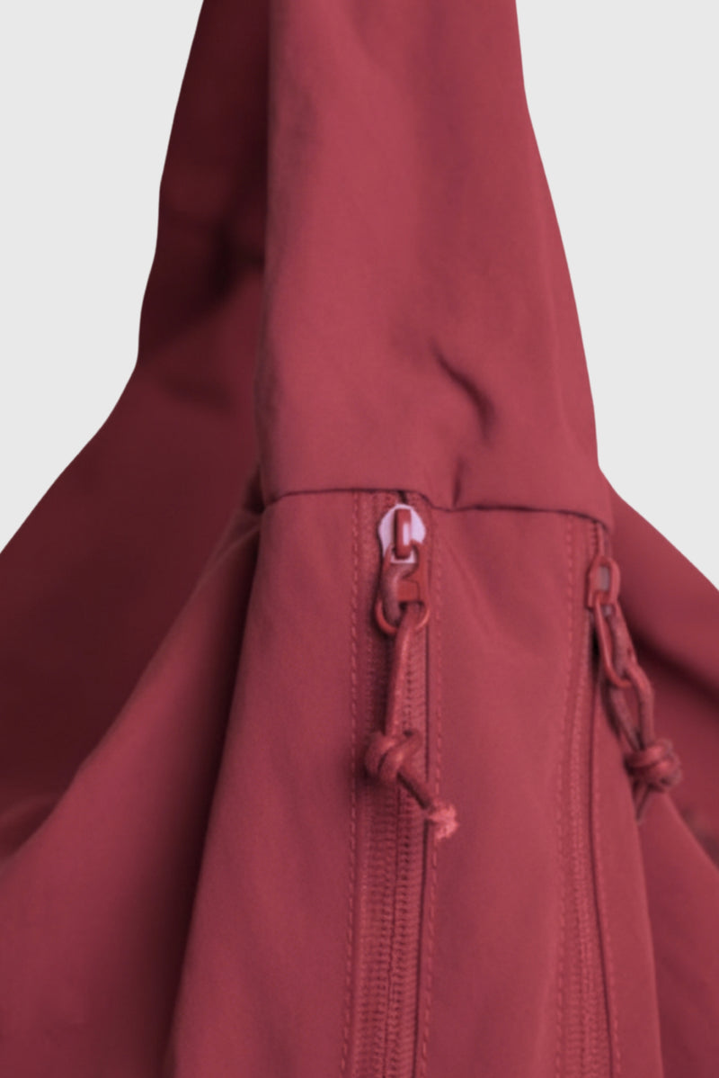 THE CINCO MULTI-POCKET TOTE BAG (RED)