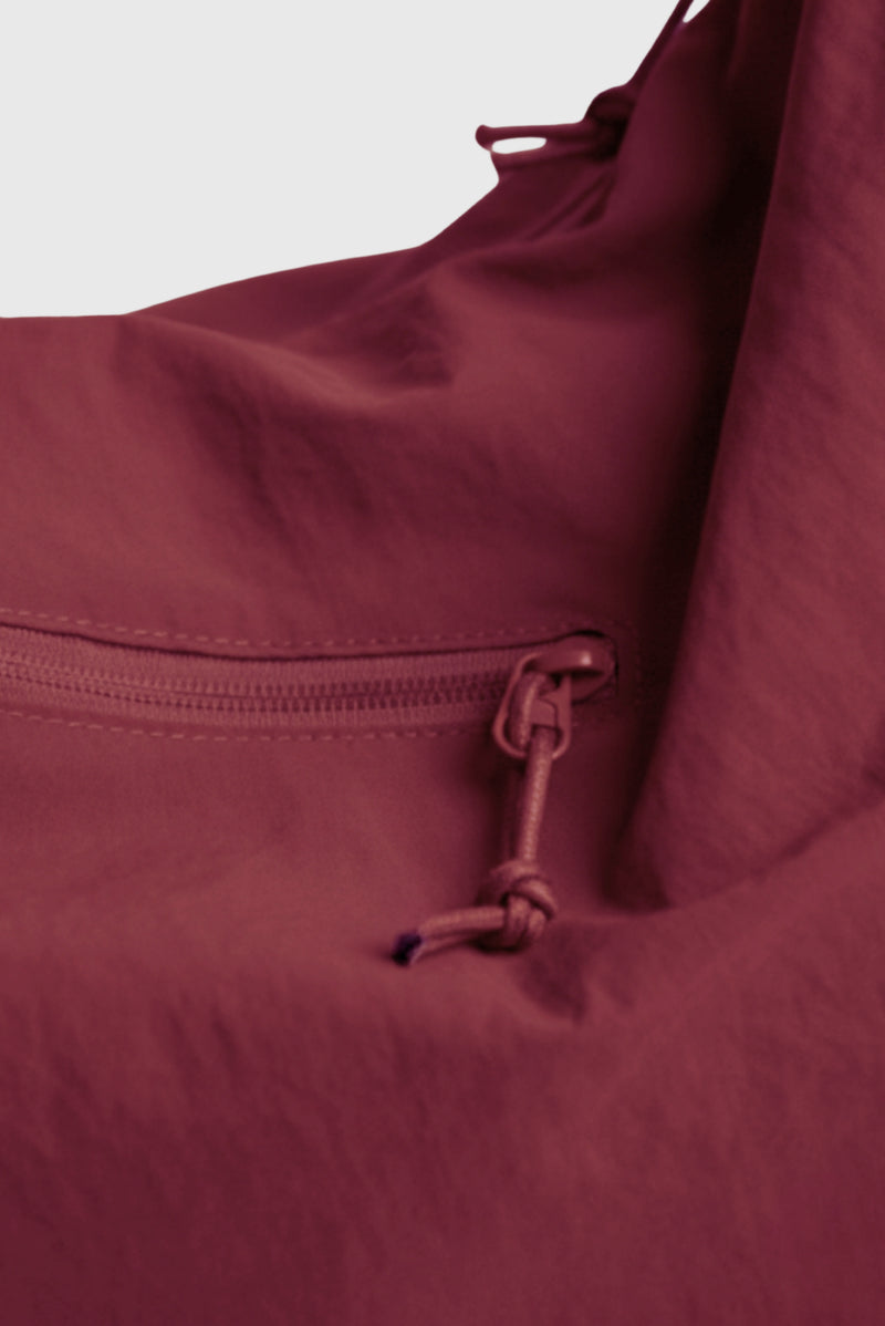 THE CINCO MULTI-POCKET TOTE BAG (RED)