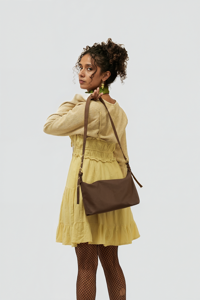 THE DEMI CROSSBODY BAG (BROWN)