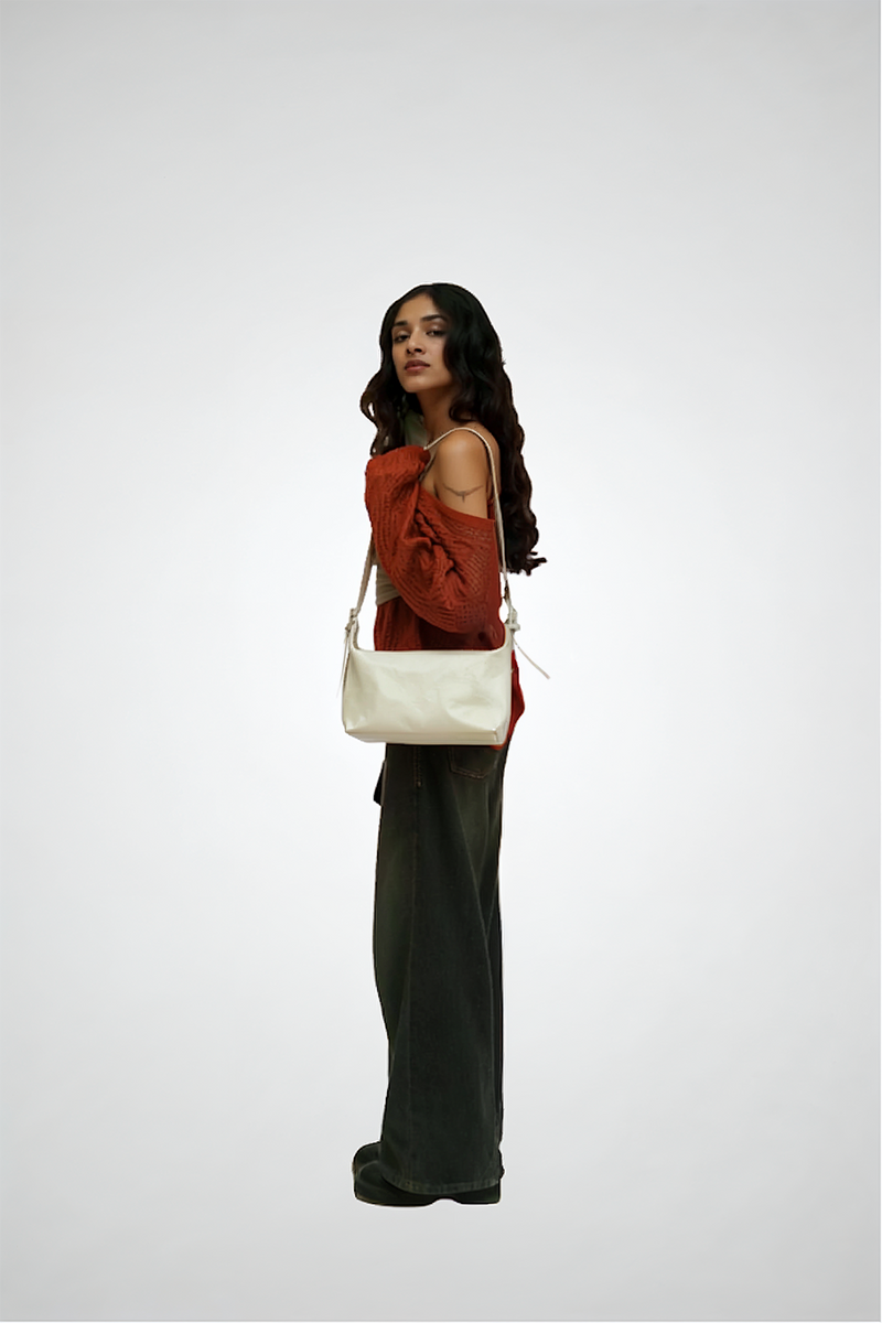 THE DEMI CROSSBODY BAG (MILK)